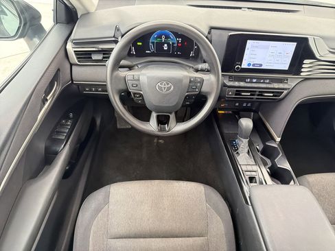 Used 2025 Toyota Camry LE FWD image 24