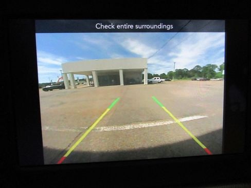 Used 2023 Dodge Challenger SXT RWD image 39
