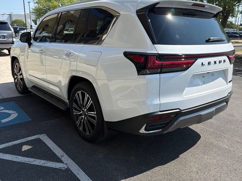 Used 2026 Lexus LX 600 4WD w/ Accessory Package (2T) image 3