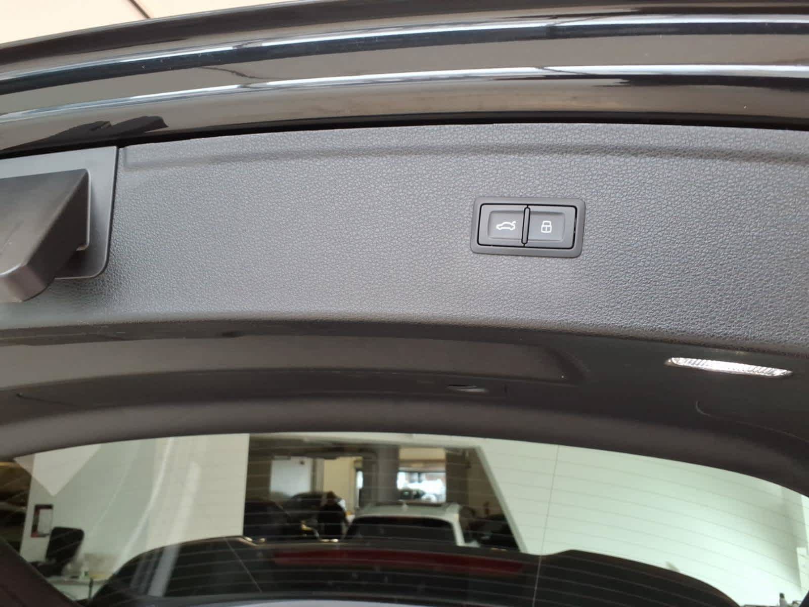 Used 2023 Audi Q5 2.0T Premium w/ Convenience Package AWD/4WD image 12
