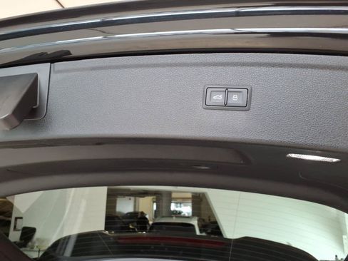 Used 2023 Audi Q5 2.0T Premium w/ Convenience Package AWD/4WD image 12