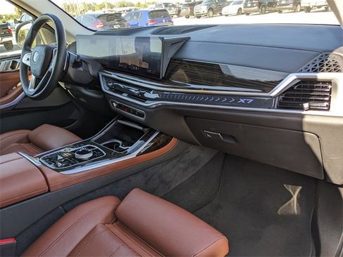 Used 2024 BMW X7 xDrive40i w/ Executive Package image 15