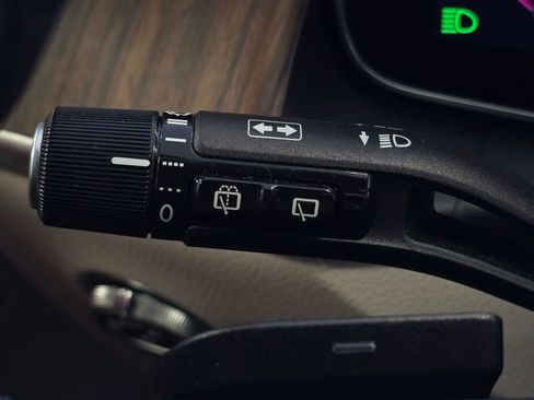 Used 2025 Mercedes-Benz GLC 300 image 40