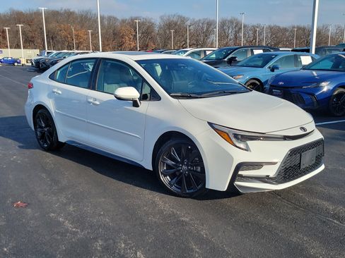 Certified 2025 Toyota Corolla SE image 35