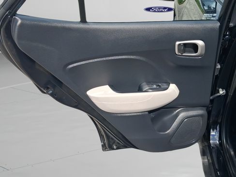 Used 2025 Hyundai Venue SEL FWD image 22