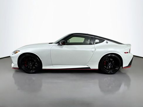 Used 2024 Nissan Z NISMO w/ Floor Mat Package RWD image 8