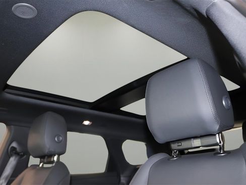 Used 2024 Land Rover Range Rover Evoque Dynamic SE image 22