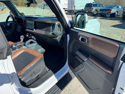 Used 2023 Ford Bronco Outer Banks image 43
