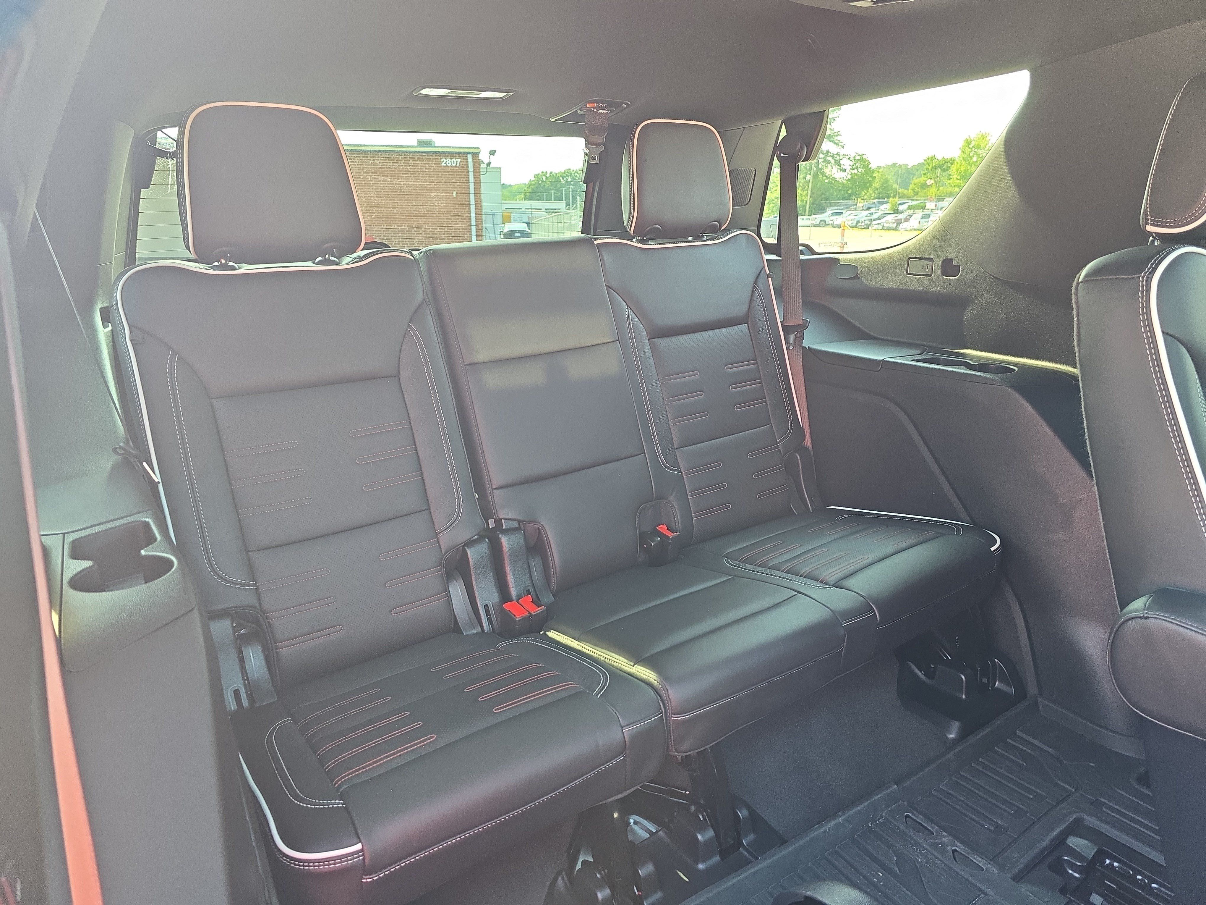 Used 2025 GMC Yukon AT4 Ultimate w/ LPO, Floor Liner Package AWD/4WD image 12
