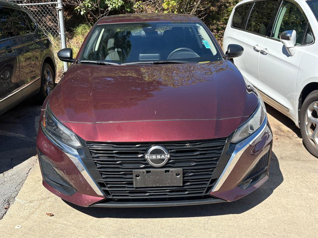 Used 2025 Nissan Altima 2.5 SV AWD/4WD image 2