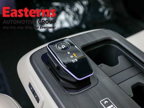 Used 2023 Nissan Ariya AWD image 13