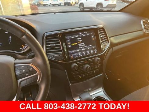 Used 2019 Jeep Grand Cherokee Laredo w/ 18" Wheel & 8.4" Radio Group image 21