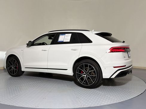 Used 2020 Audi Q8 Prestige w/ Prestige Package AWD/4WD image 3