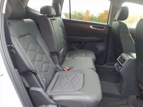 New 2026 Volkswagen Atlas SE image 7