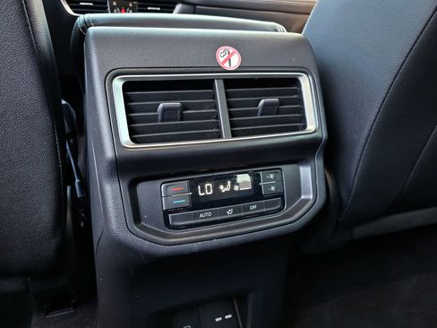Used 2026 Volkswagen Atlas SE FWD image 18