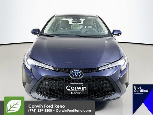 Used 2022 Toyota Corolla LE FWD image 2