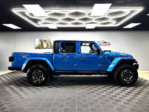Used 2023 Jeep Gladiator Mojave w/ Cold Weather Group image 17