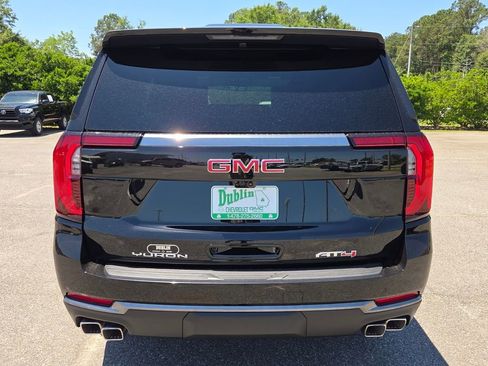 New 2026 GMC Yukon AT4 w/ AT4 Premium Plus Package AWD/4WD image 10