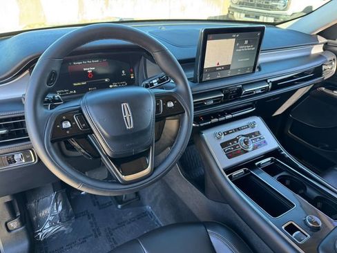 Used 2023 Lincoln Aviator AWD w/ Premium Package image 3