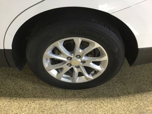 Used 2021 Chevrolet Equinox LT image 12