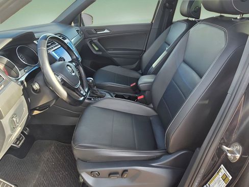 Used 2021 Volkswagen Tiguan SE R-Line image 12