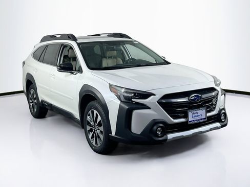 Used 2023 Subaru Outback Limited image 3