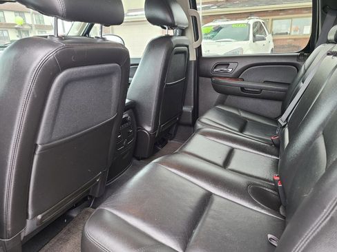 Used 2012 Chevrolet Avalanche LTZ image 24