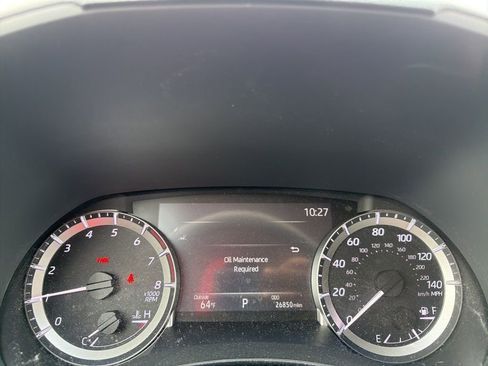 Used 2023 Toyota Highlander LE FWD image 10