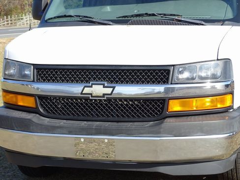 Used 2018 Chevrolet Express 3500 LT w/ LT Preferred Equipment Group image 24