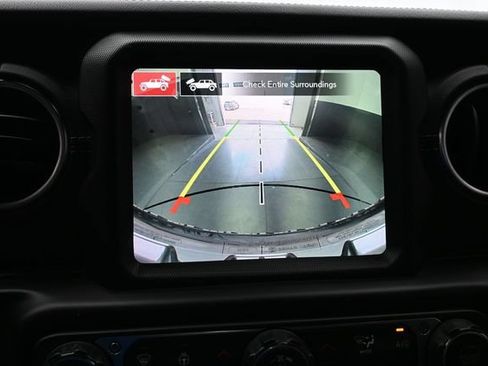 Used 2022 Jeep Wrangler Unlimited Sahara AWD/4WD image 44