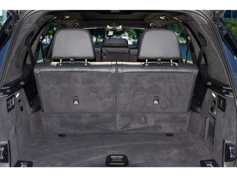 Used 2024 BMW X7 xDrive40i w/ Executive Package image 9