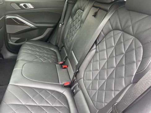 Used 2025 BMW X6 xDrive40i w/ Climate Comfort Package AWD/4WD image 13
