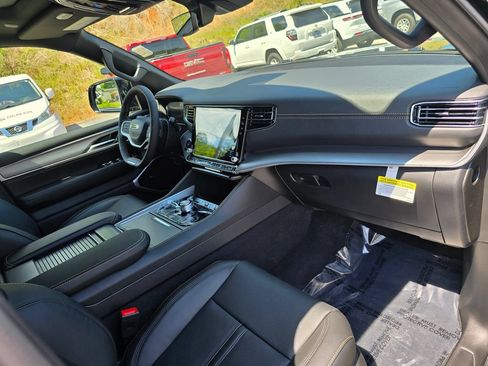New 2026 Jeep Grand Wagoneer L 4WD image 28