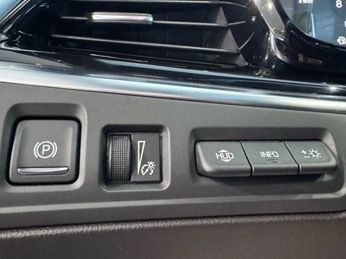 Used 2023 Cadillac XT6 Sport image 26