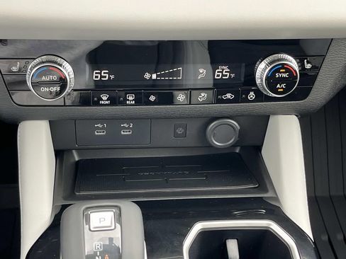 New 2026 Mitsubishi Outlander SE image 23