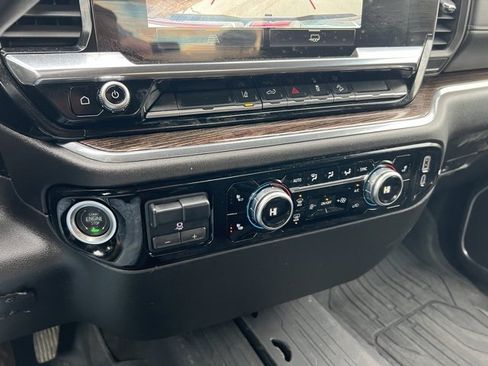 Used 2024 GMC Sierra 2500 SLE image 21