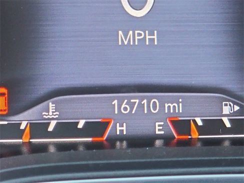 Used 2022 Jeep Cherokee Limited image 24