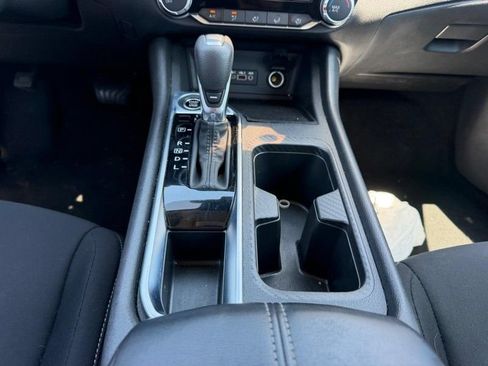 Used 2025 Nissan Sentra SV FWD image 14