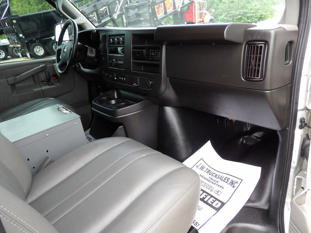 Used 2023 GMC Savana 2500 w/ Driver Convenience Package RWD image 33