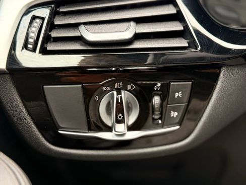 Used 2019 BMW 540i xDrive 540i xDrive w/ Convenience Package image 25