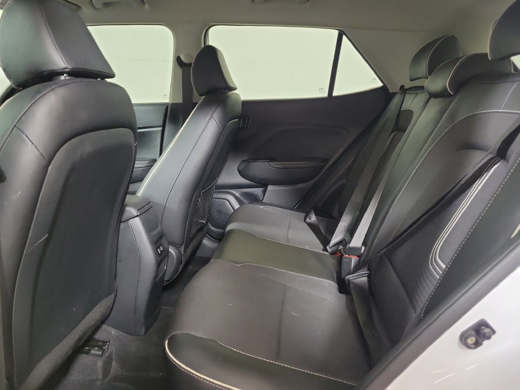 Used 2025 Hyundai Venue Limited FWD image 22
