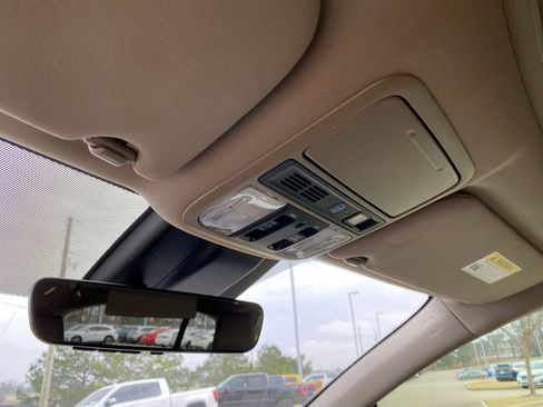 Used 2019 Honda Odyssey Elite image 25