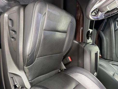 Used 2019 GMC Yukon XL SLT w/ Open Road Package AWD/4WD image 12