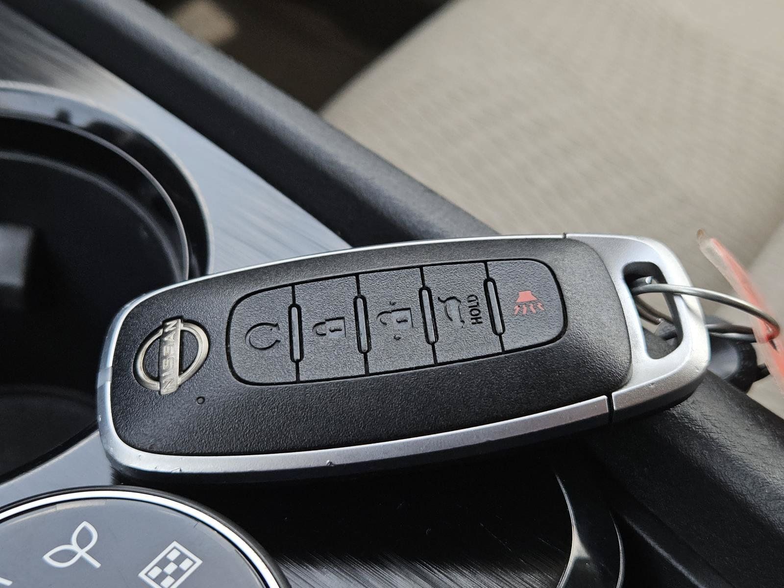 Used 2025 Nissan Rogue SV AWD/4WD image 30