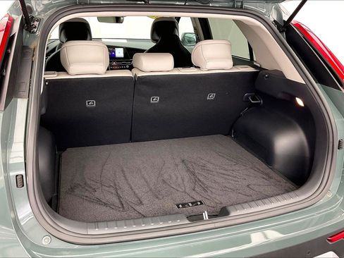 Used 2023 Kia Niro EX image 27