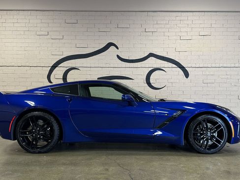 Used 2016 Chevrolet Corvette Stingray Coupe w/ Carbon Flash Badge Package RWD image 2