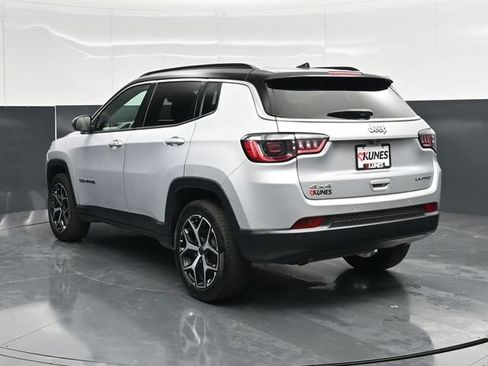 Used 2025 Jeep Compass Limited AWD/4WD image 12