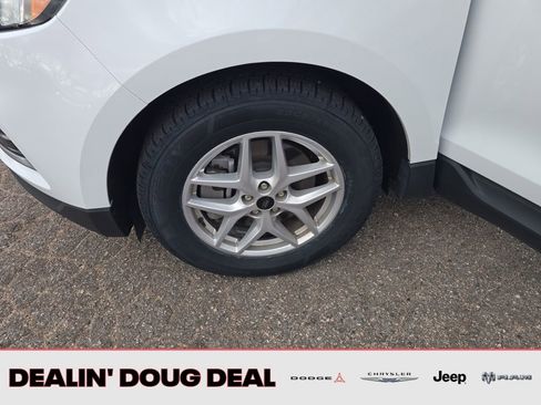 Used 2024 Ford Edge SEL image 25