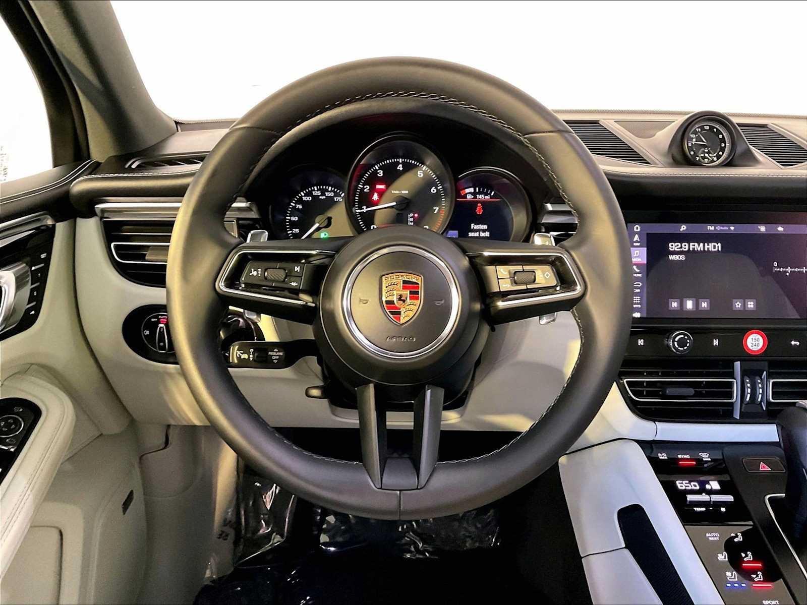 Certified 2024 Porsche Macan AWD/4WD image 15