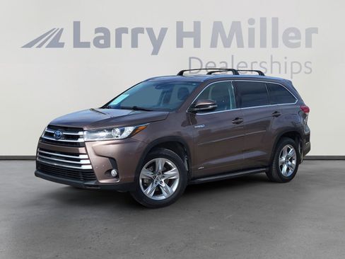 Used 2017 Toyota Highlander Limited image 1